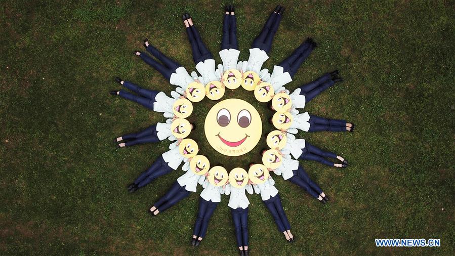 #CHINA-WORLD SMILE DAY-CELEBRATIONS (CN)