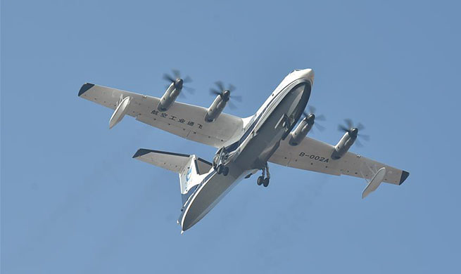 China's first home-made large amphibious aircraft completes maiden
flight