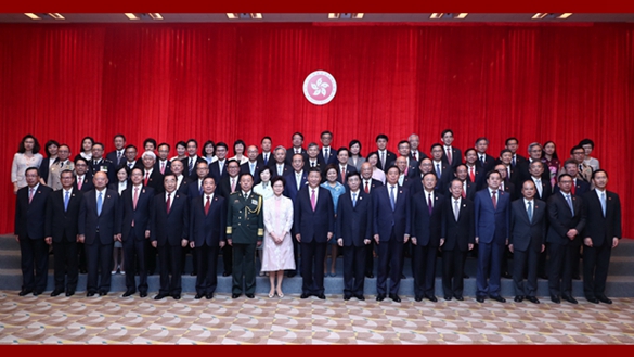 習(xí)近平會(huì)見(jiàn)香港特別行政區(qū)新任行政、立法、司法機(jī)構(gòu)負(fù)責(zé)人