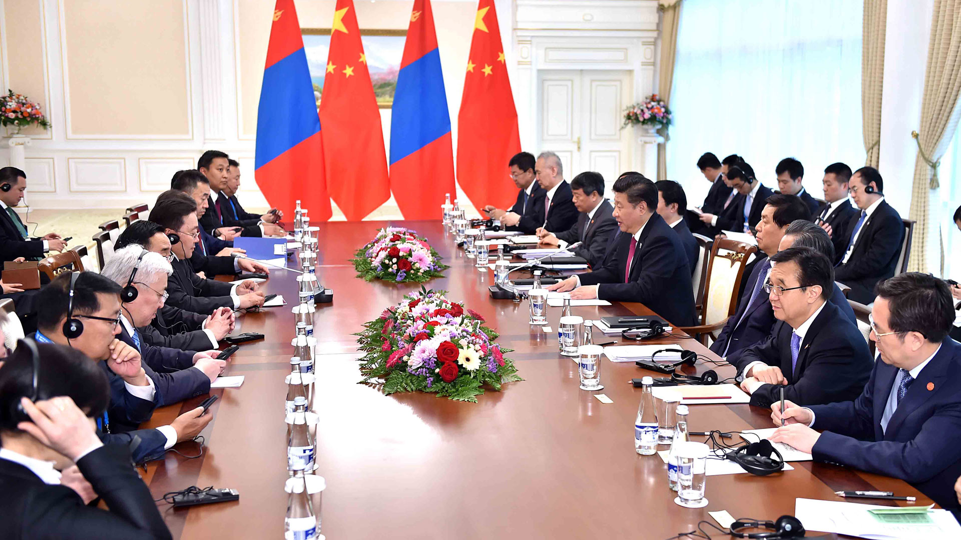 習(xí)近平會(huì)見蒙古國(guó)總統(tǒng)額勒貝格道爾吉