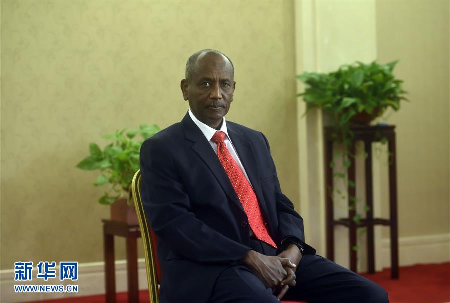 （圖文互動(dòng)）（2）中國(guó)發(fā)展進(jìn)入新時(shí)代&mdash;&mdash;9名外籍語(yǔ)言專家眼中的十九大報(bào)告