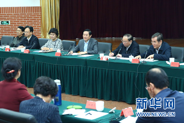 4月12日，中共中央政治局委員、中央書記處書記、中宣部部長劉奇葆在北京出席&ldquo;走向世界的中國兒童文學&rdquo;座談會并講話。 新華社記者丁海濤攝