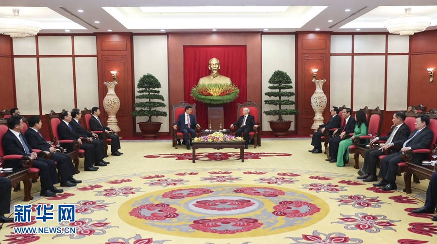 應越南共產黨邀請，中共中央政治局常委、中央書記處書記劉云山9月18日至19日對越南進行正式訪問。這是9月18日，劉云山在河內會見越共中央總書記阮富仲。 新華社記者 龐興雷 攝