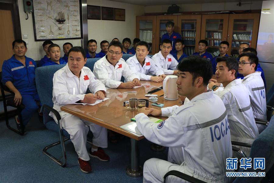 （十九大時光&middot;圖文互動）（5）歷史性成就彪炳史冊 新時代藍(lán)圖催人奮進(jìn)&mdash;&mdash;來自基層蹲點現(xiàn)場的報道