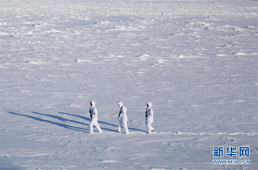 #（社會）（3）堅守在嚴(yán)冬&mdash;&mdash;黑龍江塔河邊防官兵極寒天氣徒步巡邊