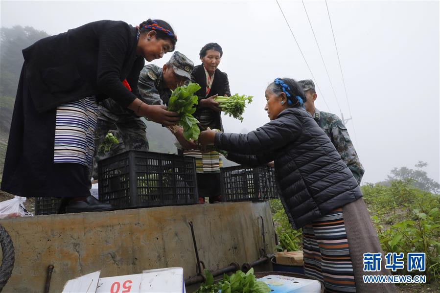 （圖文互動）（1）特寫：&ldquo;八一&rdquo;禮物，飛向云端哨所