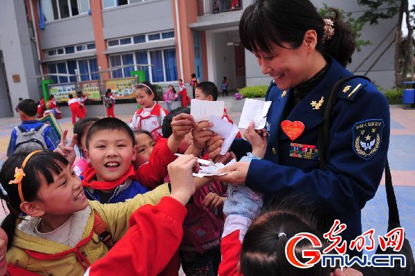 【我和軍隊的不解之緣】&ldquo;先是軍人，才是媽媽&rdquo;