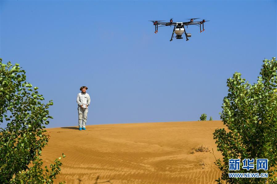 （新華全媒頭條&middot;在習近平新時代中國特色社會主義思想指引下&mdash;&mdash;新時代新作為新篇章&middot;圖文互動）（2）綠富同興畫卷在沙海中鋪展&mdash;&mdash;庫布其沙漠生態治理紀實