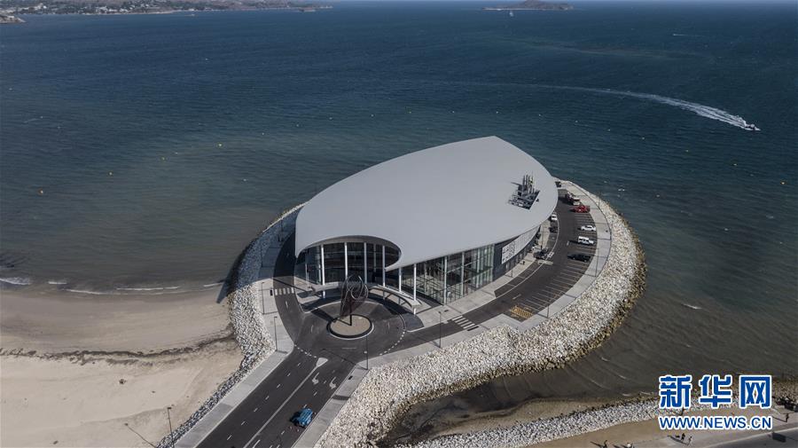 （新華全媒頭條&middot;圖文互動(dòng)）（2）特稿：深化周邊友好　共促亞太繁榮&mdash;&mdash;寫在習(xí)近平主席出席亞太經(jīng)合組織第二十六次領(lǐng)導(dǎo)人非正式會(huì)議，對(duì)巴布亞新幾內(nèi)亞、文萊和菲律賓進(jìn)行國(guó)事訪問(wèn)并在巴新同建交太平洋島國(guó)領(lǐng)導(dǎo)人會(huì)晤之際