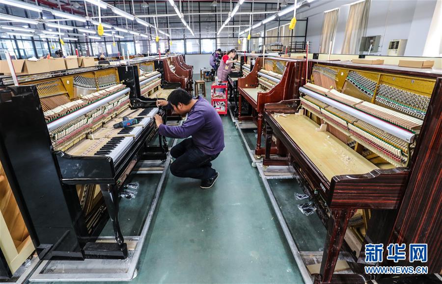 (在習(xí)近平新時(shí)代中國(guó)特色社會(huì)主義思想指引下·慶祝改革開(kāi)放40周年·協(xié)調(diào)發(fā)展)(新華全媒頭條·圖文互動(dòng))(6)協(xié)調(diào)發(fā)展:奏響全面建成小康社會(huì)交響曲