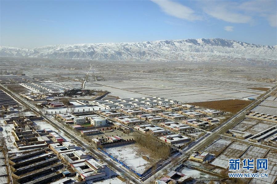 （慶祝改革開放40周年基層行&middot;村莊篇&middot;圖文互動(dòng)）（5）甘肅武威上莊村：雜亂不堪的村莊變了 農(nóng)民住進(jìn)&ldquo;幸福院&rdquo;