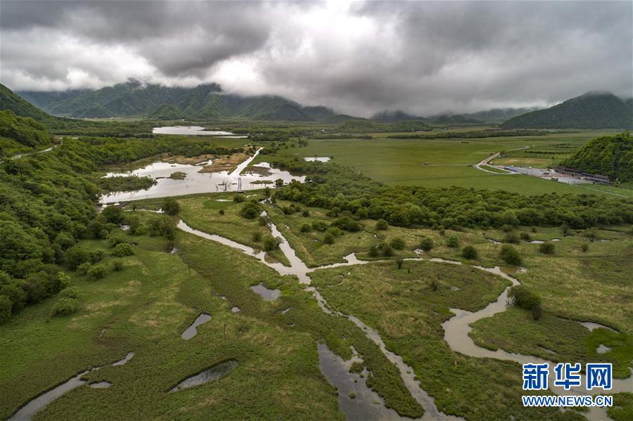 （新華全媒頭條&middot;圖文互動）（12）新華社評論員：向著更加壯闊的航程&mdash;&mdash;致敬改革開放40周年