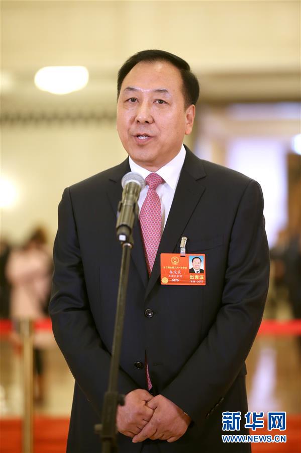 （兩會&middot;XHDW）（3）全國人大代表接受采訪