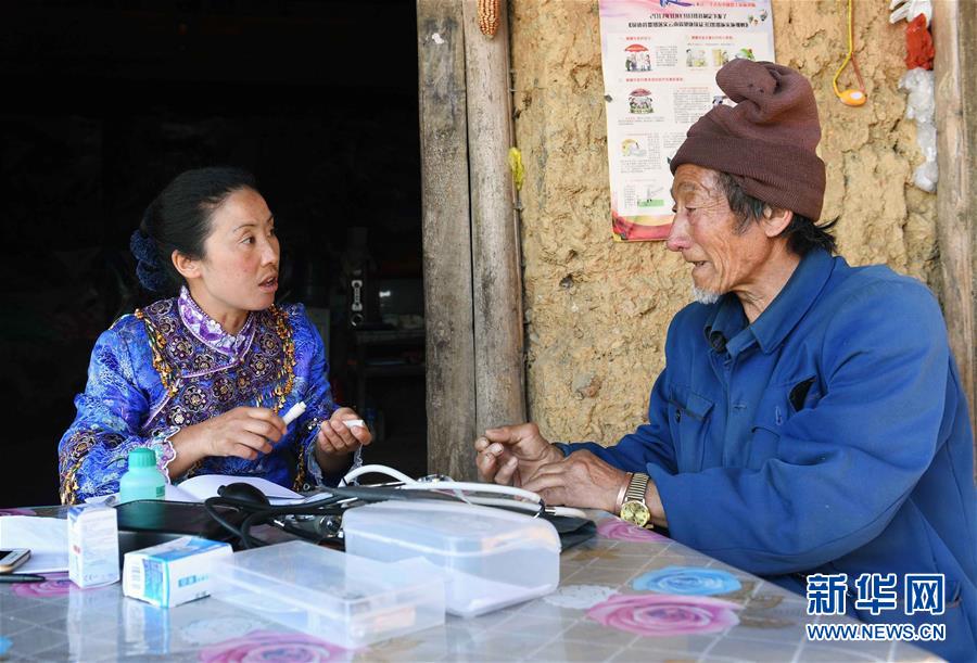 （兩會&middot;基層代表履職故事）（7）全國人大代表楊蓮英：為百姓健康保駕護(hù)航