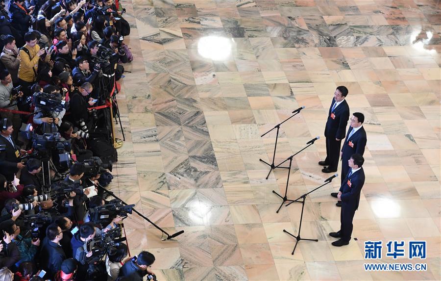 （兩會&middot;XHDW）（14）全國政協委員接受采訪