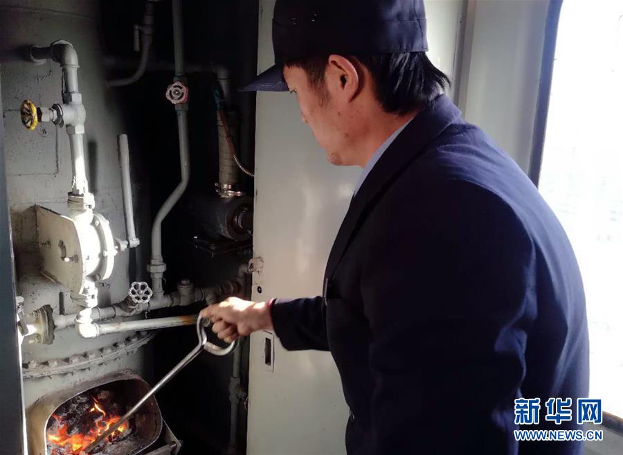 （新春走基層&middot;圖文互動）（3）變的是時間，不變的是溫情&mdash;&mdash;開往小興安嶺深處的幸福&ldquo;慢火車&rdquo;