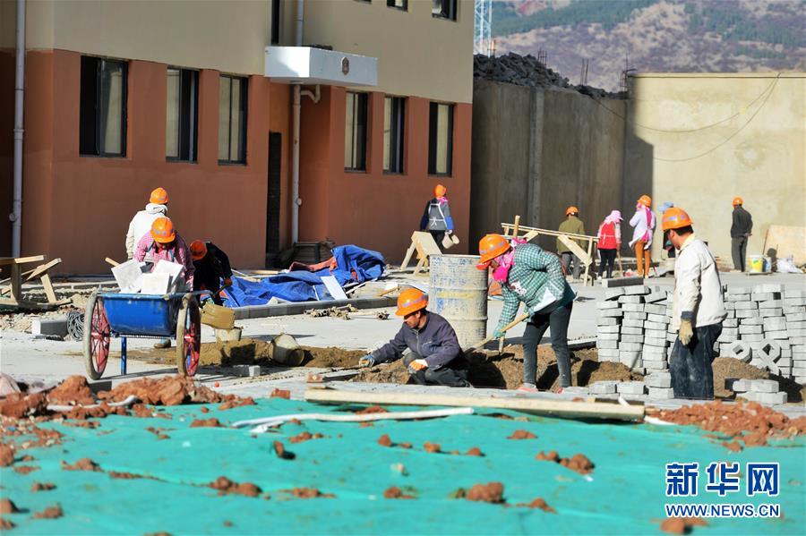 （在習近平新時代中國特色社會主義思想指引下&mdash;&mdash;新時代新作為新篇章&middot;圖文互動）（2）高原春來早 云嶺開新篇 