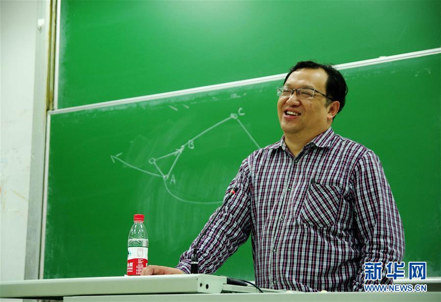 （新華全媒頭條&middot;圖文互動）（9）鍛造領航復興的中流砥柱&mdash;&mdash;寫在&ldquo;不忘初心、牢記使命&rdquo;主題教育即將啟動之際