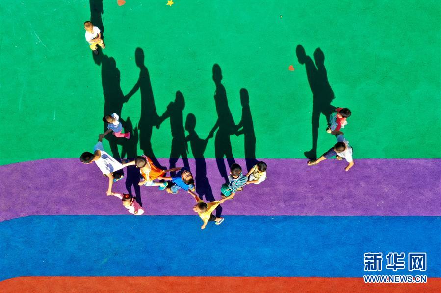 （在習近平新時代中國特色社會主義思想指引下——新時代新作為新篇章·總書記關心的百姓身邊事·圖文互動）（3）特別的愛，給特別的你——特殊教育的別樣風景