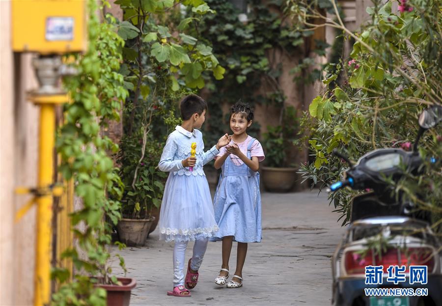 （新華全媒頭條&middot;圖文互動）（7）同心筑夢映天山&mdash;&mdash;新疆70年改革發展穩定述評