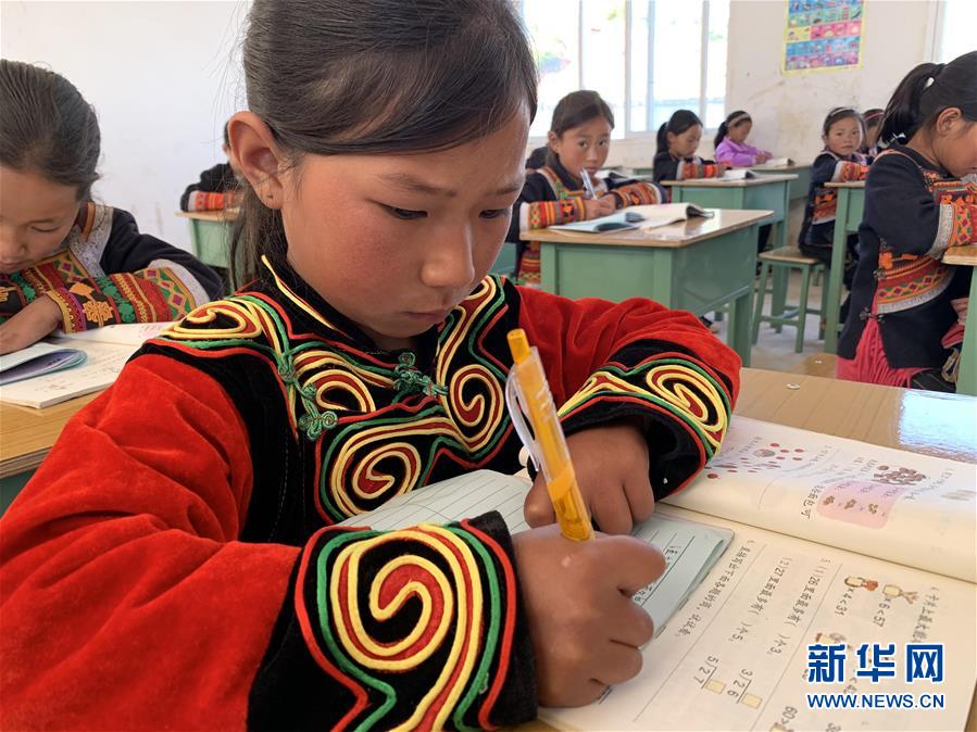 （新華全媒頭條&middot;圖文互動）（3）讓各民族手足相親守望相助&mdash;&mdash;以習近平同志為核心的黨中央關心少數民族和民族工作紀實