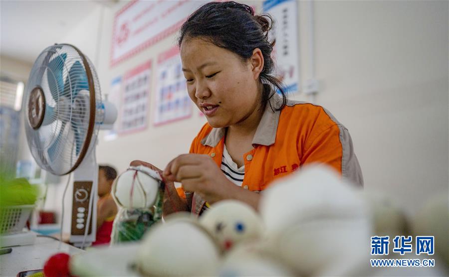 （新華全媒頭條&middot;決戰決勝脫貧攻堅&middot;圖文互動）（8）為了人與自然和諧共生&mdash;&mdash;云南&ldquo;三江并流&rdquo;地區決戰精準脫貧的&ldquo;生態畫卷&rdquo;