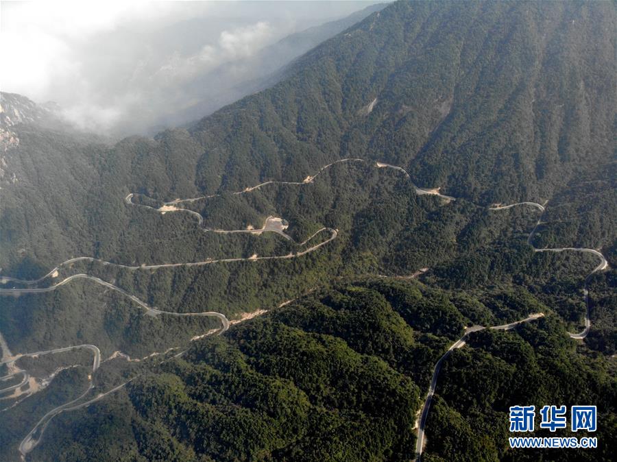 （新華全媒頭條&middot;時代先鋒&middot;圖文互動）（7）換得秋實一夏花&mdash;&mdash;追記基層青年紀檢監察干部李夏