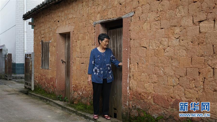 （新華全媒頭條&middot;圖文互動）（4）守望80年的土房 永恒不變的初心&mdash;&mdash;贛南蘇區曹承鳳家&ldquo;三棟房&rdquo;記事