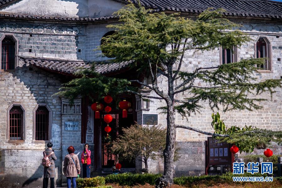 （圖文互動）（6）跨越發展起宏圖 信心滿懷著華章&mdash;&mdash;習近平總書記考察云南回訪記