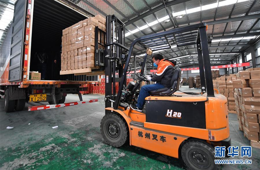 （聚焦疫情防控&middot;圖文互動）（6）&ldquo;一輛輛車出發，春暖花開的日子就不遠了&rdquo;&mdash;&mdash;西北電商大縣陜西省武功縣復工見聞