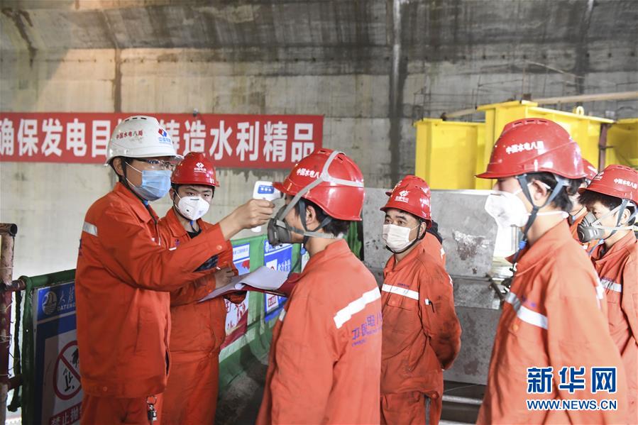 （抓好經濟發展 應對復雜局面&middot;圖文互動）（1）把疫情造成的損失降到最小&mdash;&mdash;廣西生產一線見聞