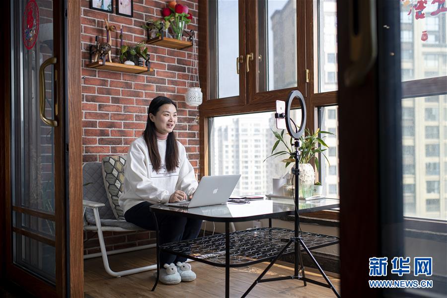 （新華全媒頭條&middot;圖文互動）（8）守望相助，堅忍不拔&mdash;&mdash;致敬武漢戰(zhàn)&ldquo;疫&rdquo;中千千萬萬個平凡英雄