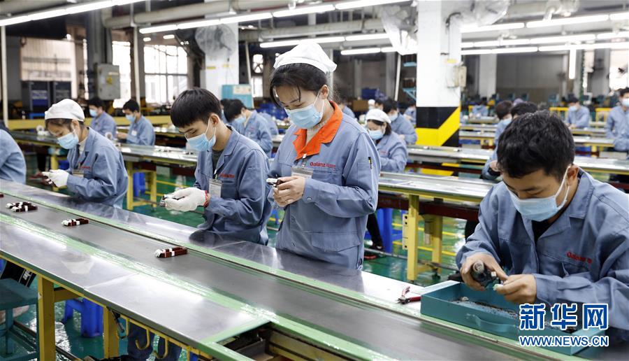 （抓好經(jīng)濟(jì)發(fā)展 應(yīng)對(duì)復(fù)雜局面&middot;圖文互動(dòng)）（4）在&ldquo;家電之都&rdquo;順德看&ldquo;中國(guó)制造&rdquo;抗壓前行 