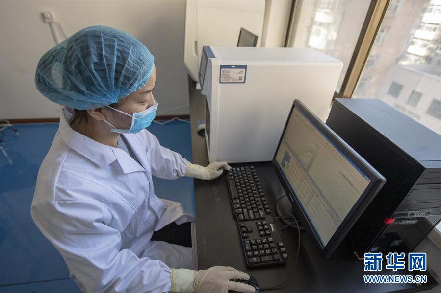 （一線抗疫群英譜&middot;圖文互動）（2）&ldquo;90后&rdquo;檢驗員張慧變：每個樣本都是一份沉甸甸的責(zé)任