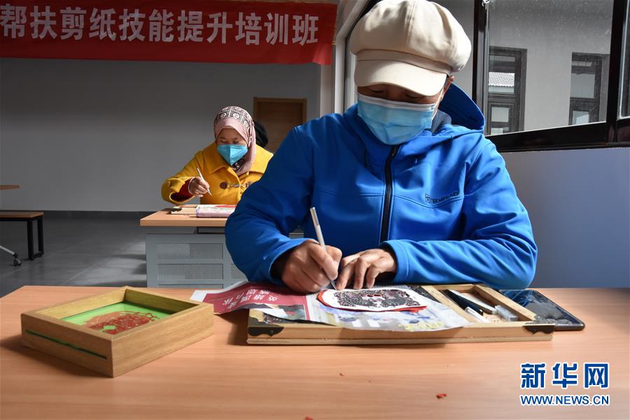 （決戰決勝脫貧攻堅&middot;圖文互動）從&ldquo;灶臺&rdquo;到&ldquo;非遺&rdquo;舞臺&mdash;&mdash;寧夏海原縣農村婦女雙手拓開致富路