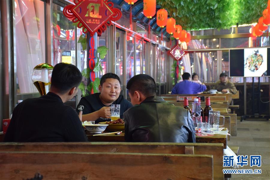 （圖文互動）（1）天津：&ldquo;夜經濟&rdquo;為&ldquo;疫&rdquo;后城市帶來生機