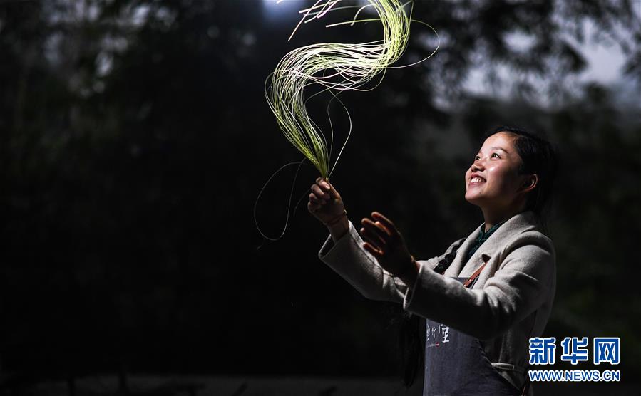 (代表委員履職·圖文互動)(1)“90后”非遺傳承人楊昌芹:讓傳統文化為鄉村振興注入“靈魂”