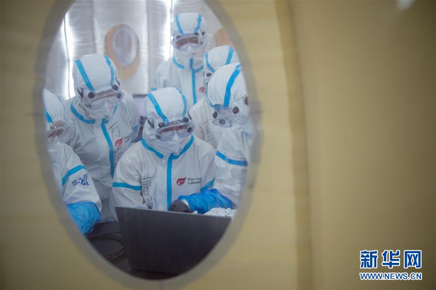 （新華全媒頭條&middot;圖文互動）（3）構筑守護城市、守護生命的堅強防線&mdash;&mdash;北京開展大規(guī)模核酸檢測