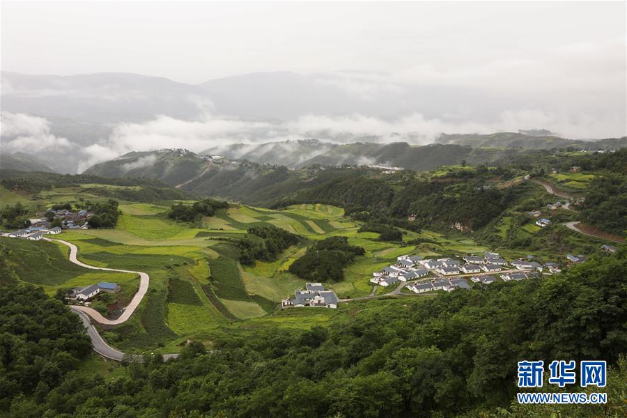 （新華全媒頭條&middot;圖文互動）（6）初心赴使命 熱血寫春秋&mdash;&mdash;記脫貧攻堅中的共產黨員