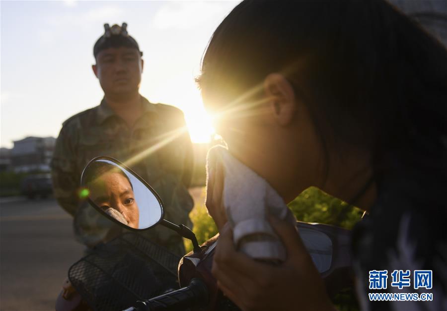 （體育&middot;圖文互動）（7）父愛如燈  伴我奔跑