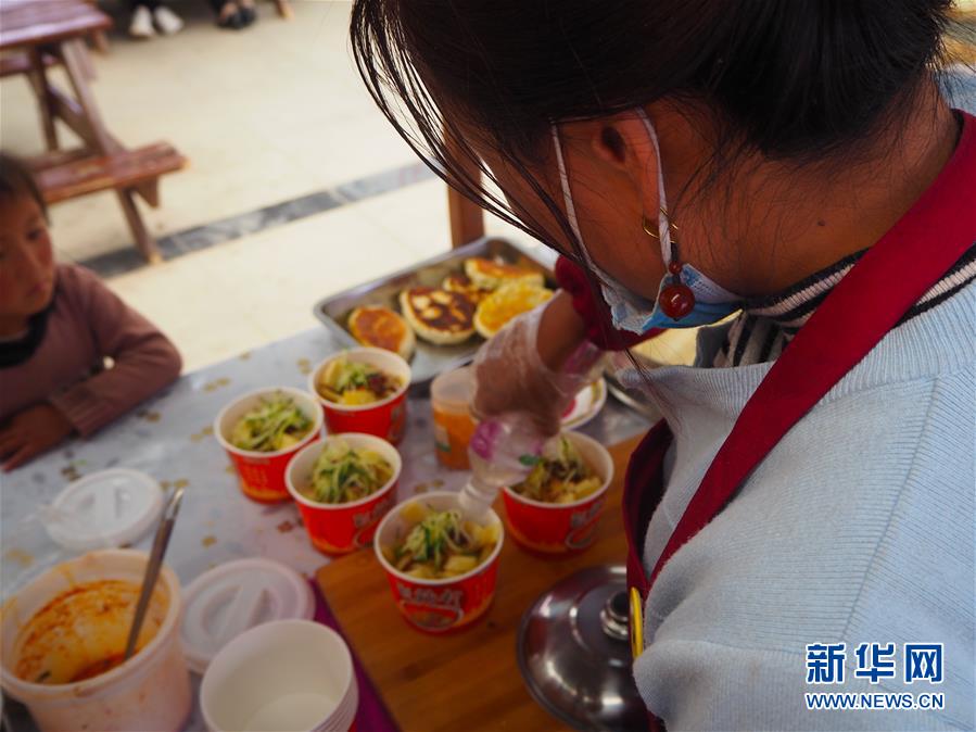 (決戰(zhàn)決勝脫貧攻堅(jiān)·圖文互動(dòng))(1)德吉村里找幸福