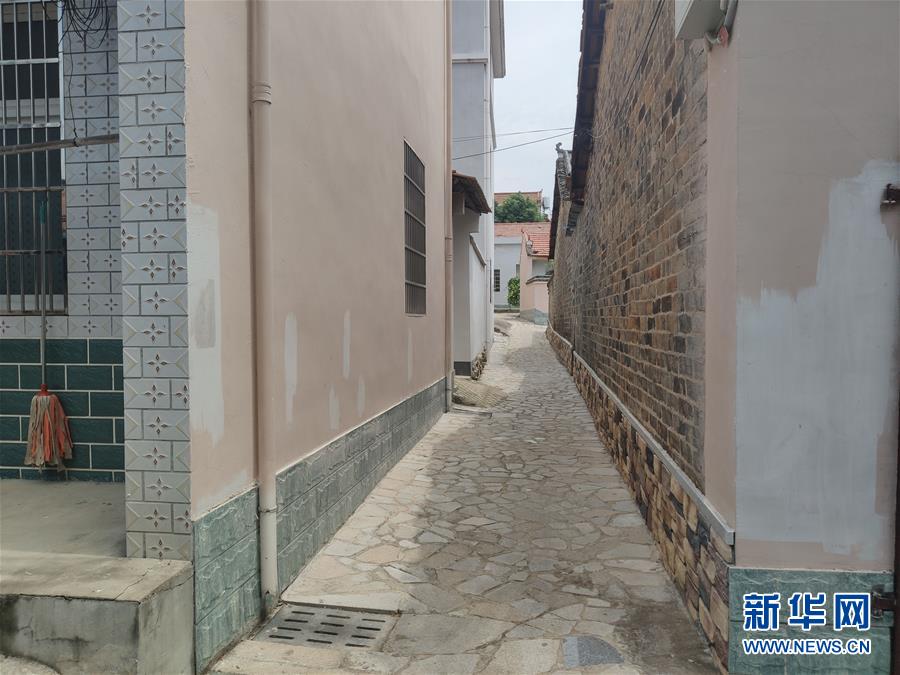 (總書記推動的改革身邊事·基層治理改革篇·圖文互動)(3)特寫:“銅墻鐵壁”是怎樣煉成的?——小村戰(zhàn)“疫”折射基層治理密碼