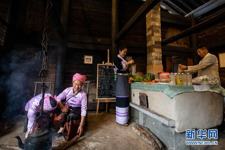 （決戰決勝脫貧攻堅&middot;圖文互動）（1）眼前的生活就是詩和遠方&mdash;&mdash;藝術引領云南傣族山村蝶變