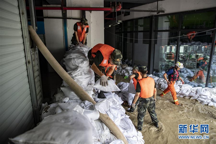 （防汛抗洪&middot;圖文互動）（7）筑起防大汛的堅強防線&mdash;&mdash;重慶防御長江、嘉陵江過境洪峰現場記錄