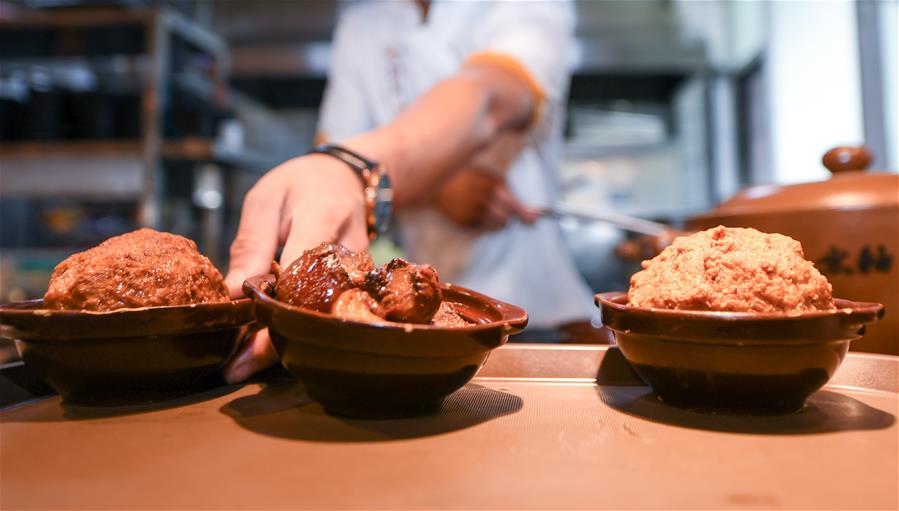 （在習近平新時代中國特色社會主義思想指引下&mdash;&mdash;新時代新作為新篇章&middot;習近平總書記關切事&middot;圖文互動）（2）讓&ldquo;舌尖上的節約&rdquo;成為習慣&mdash;&mdash;全社會營造浪費可恥、節約為榮的氛圍掃描