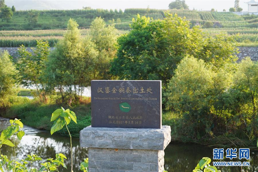 （走向我們的小康生活&middot;圖文互動）（5）綠了青山，紅了日子&mdash;&mdash;秦巴山區群眾繪出小康&ldquo;調色板&rdquo;