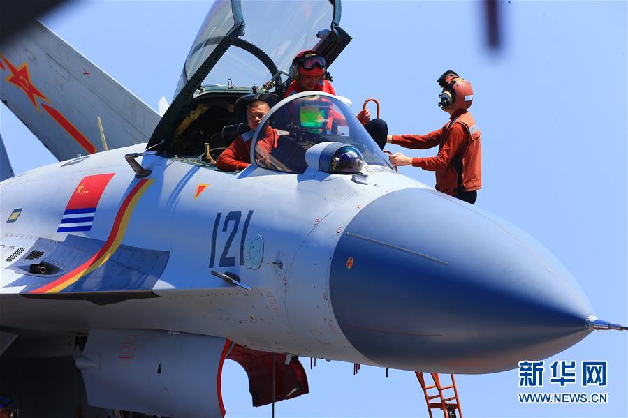 （在習近平強軍思想指引下&middot;我們在戰位報告&middot;圖文互動）（2）奮飛在新時代的海天&mdash;&mdash;海軍某艦載航空兵部隊備戰打仗記事