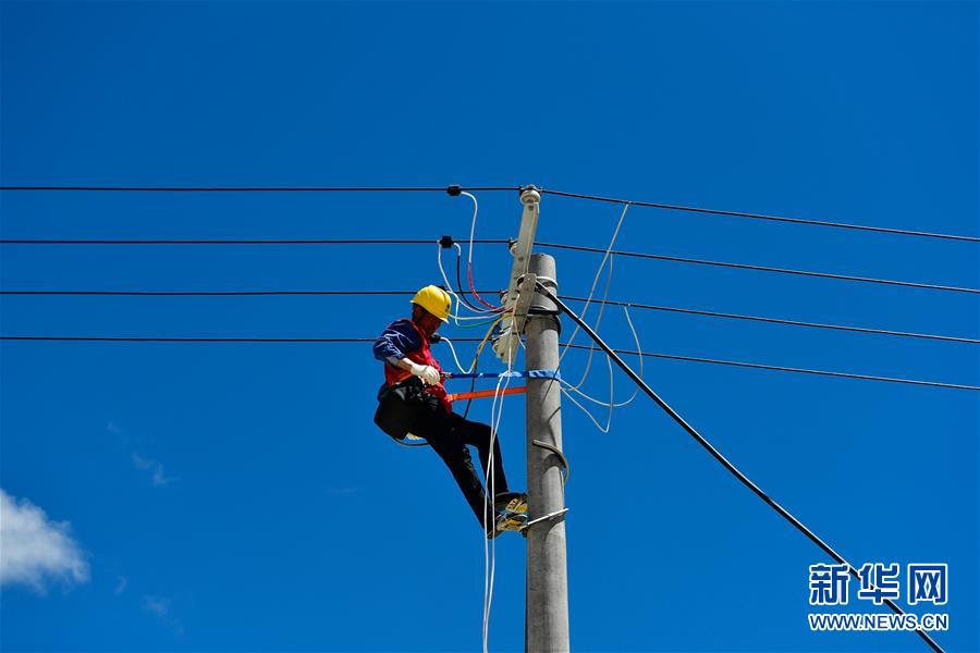 （新華全媒頭條&middot;走向我們的小康生活&middot;圖文互動）（9）綠色繪就三江源&mdash;&mdash;來自青海脫貧奔小康一線的蹲點報告