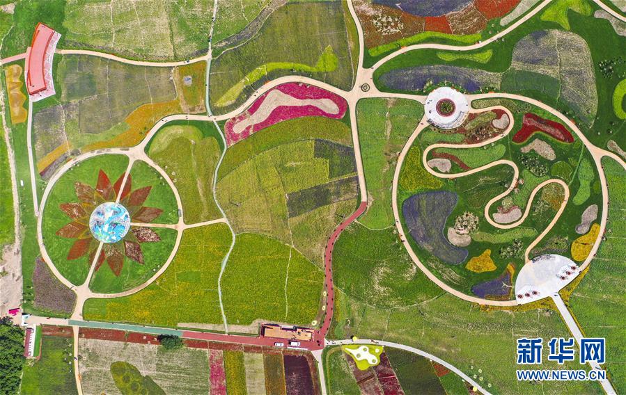 (新華全媒頭條·走向我們的小康生活·圖文互動)(2)黑土地上是我家——在吉林,一瞥中國東北鄉(xiāng)村美麗未來