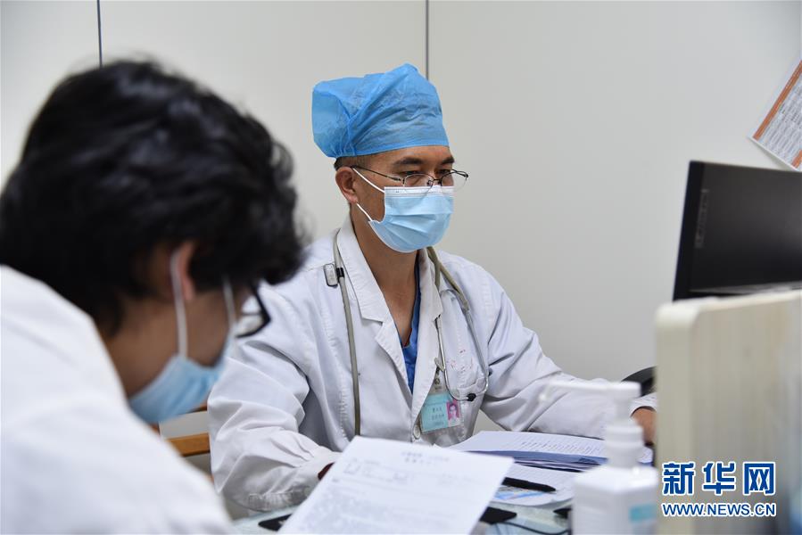 (圖文互動)(4)醫療服務“不打烊”——國慶假期醫院走訪見聞